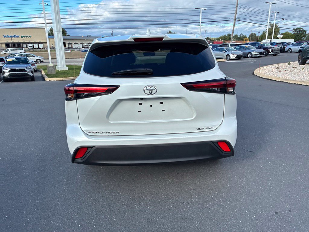 Certified 2026 Toyota Highlander XLE AWD/4WD image 11