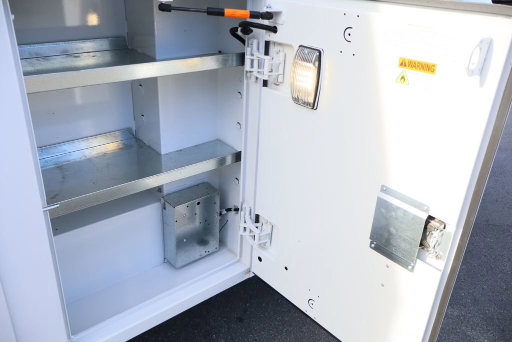 Used 2023 GMC Savana 3500 w/ Power Convenience Package image 28