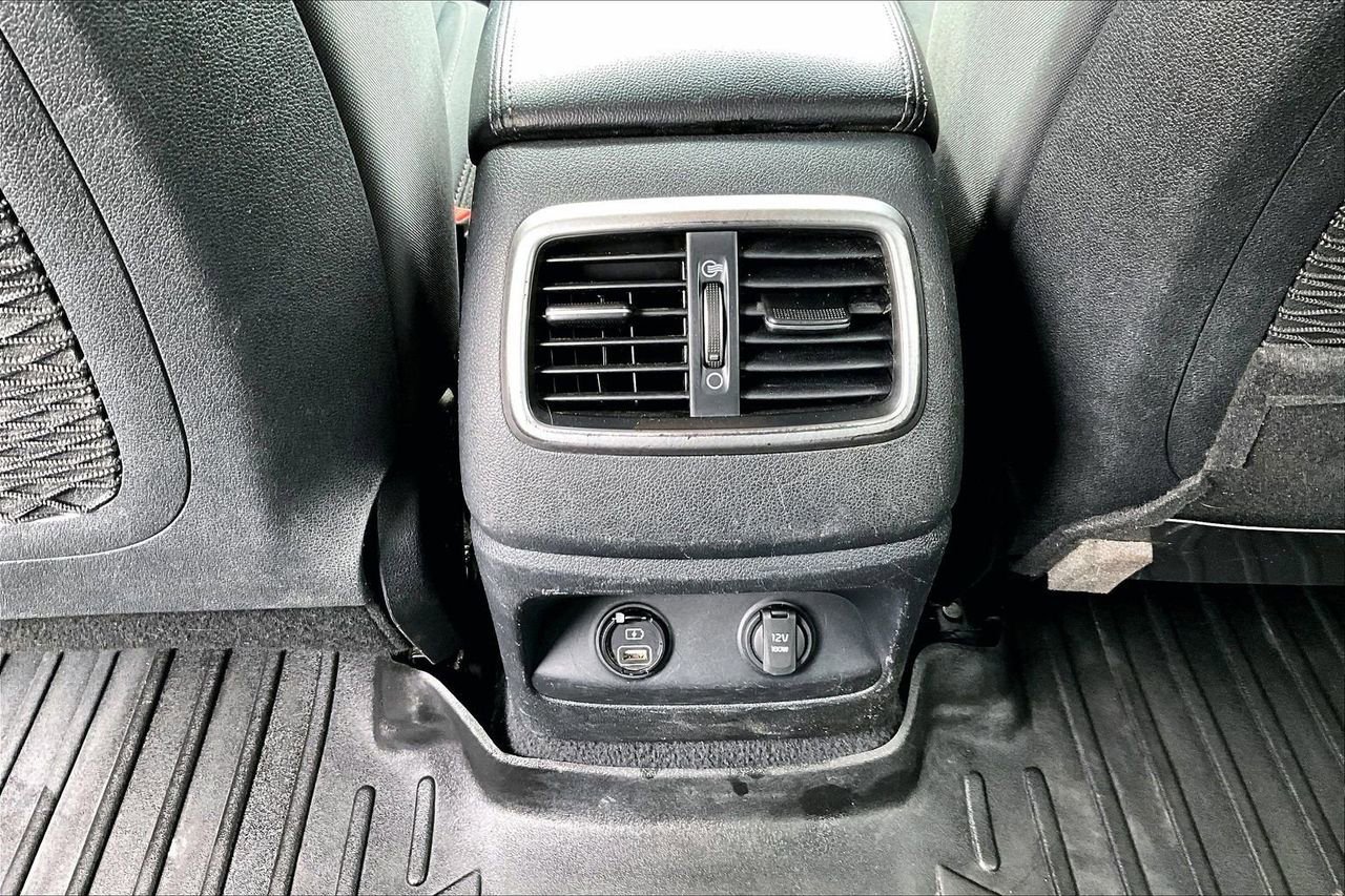 Used 2020 Kia Sorento LX image 15