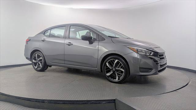 Used 2025 Nissan Versa SR FWD image 11