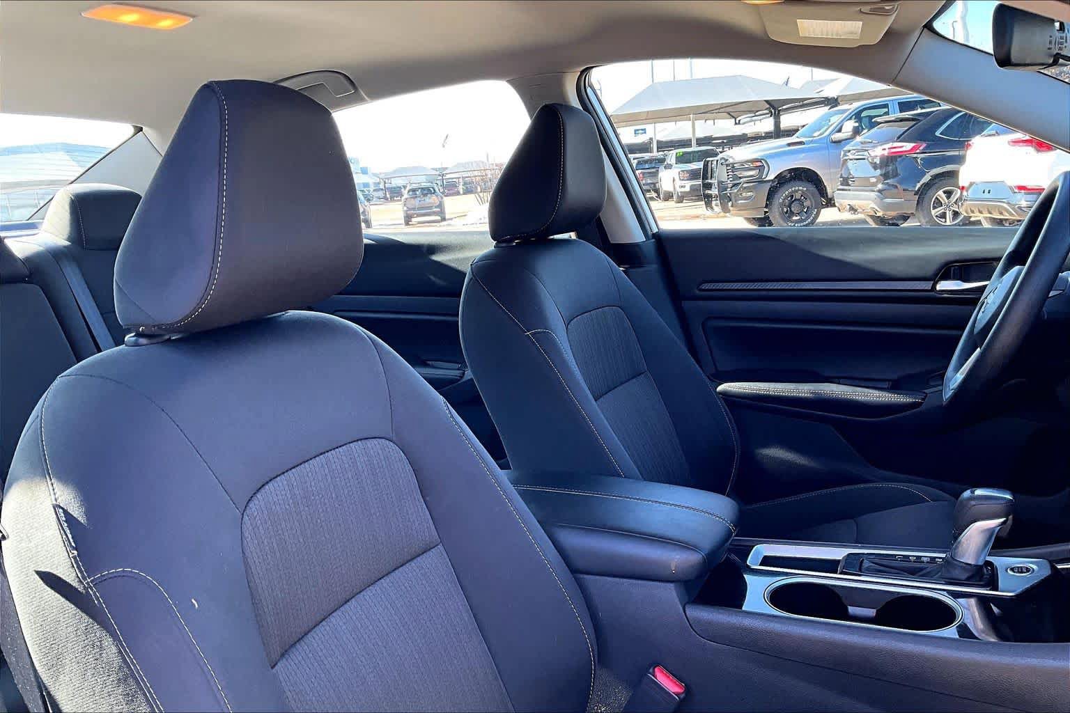 Used 2024 Nissan Altima 2.5 SV image 9