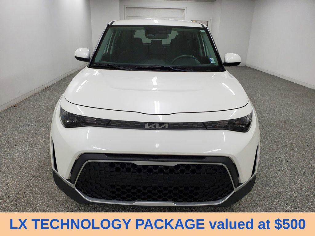 Used 2024 Kia Soul LX w/ Option Group 015 image 2