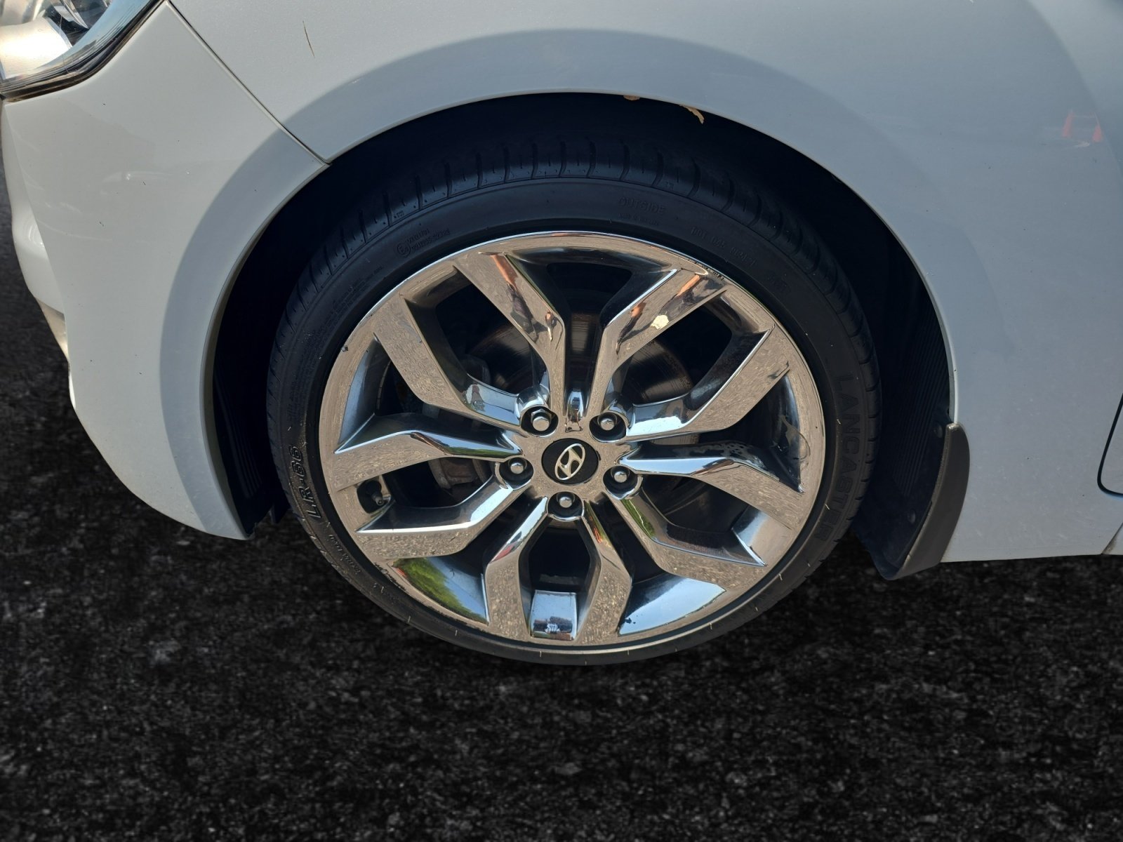 Used 2015 Hyundai Veloster RE:FLEX Edition FWD image 9