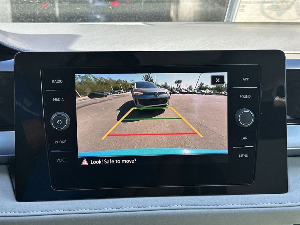 New 2026 Volkswagen Taos SE image 17