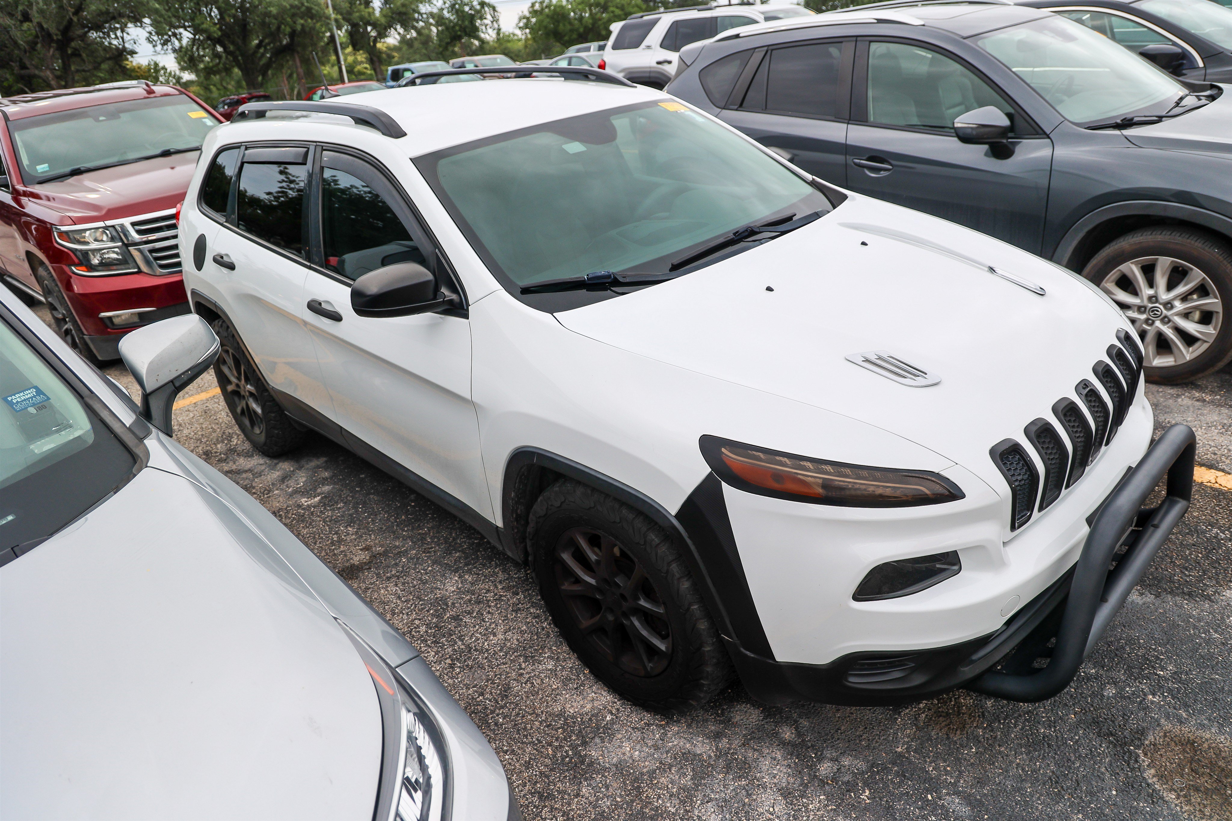 Used 2017 Jeep Cherokee Sport FWD image 7