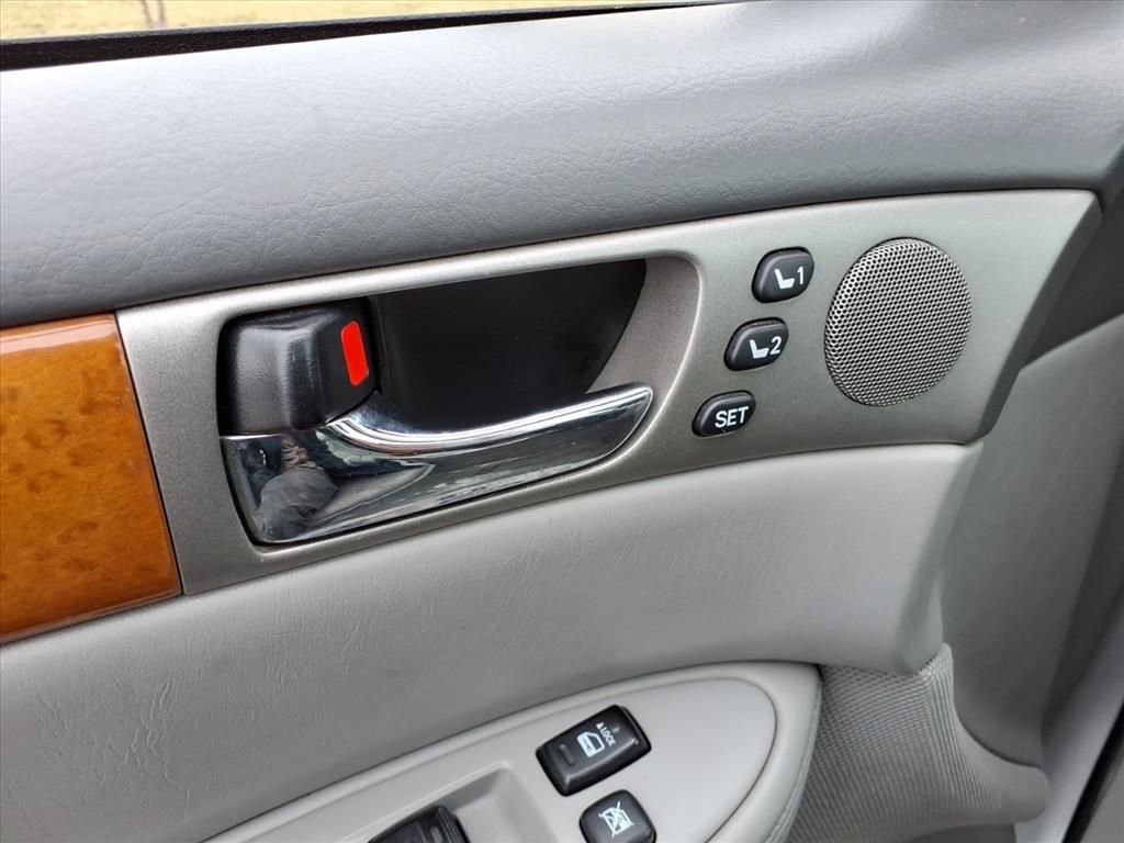 Used 2005 Lexus ES 330 FWD image 15