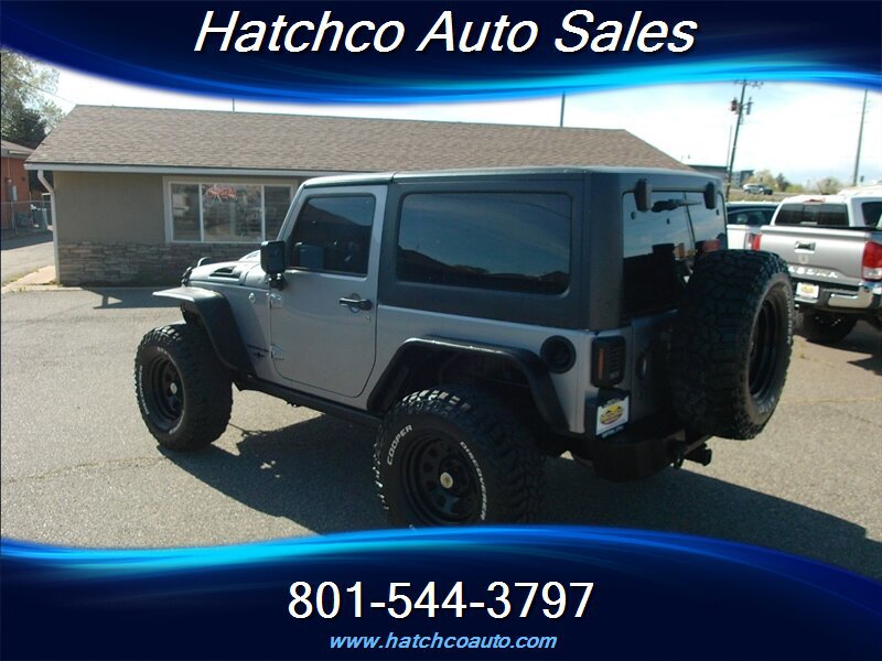 Used 2016 Jeep Wrangler Rubicon w/ Power Convenience Group AWD/4WD image 3