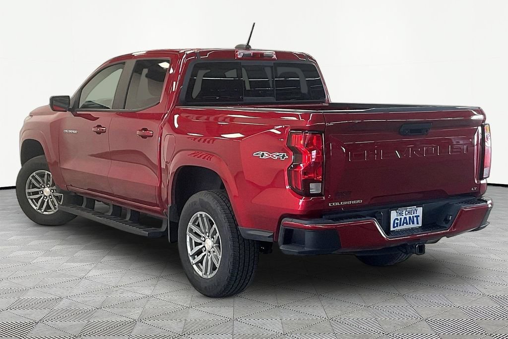 Used 2024 Chevrolet Colorado LT w/ LT Convenience Package II AWD/4WD image 4