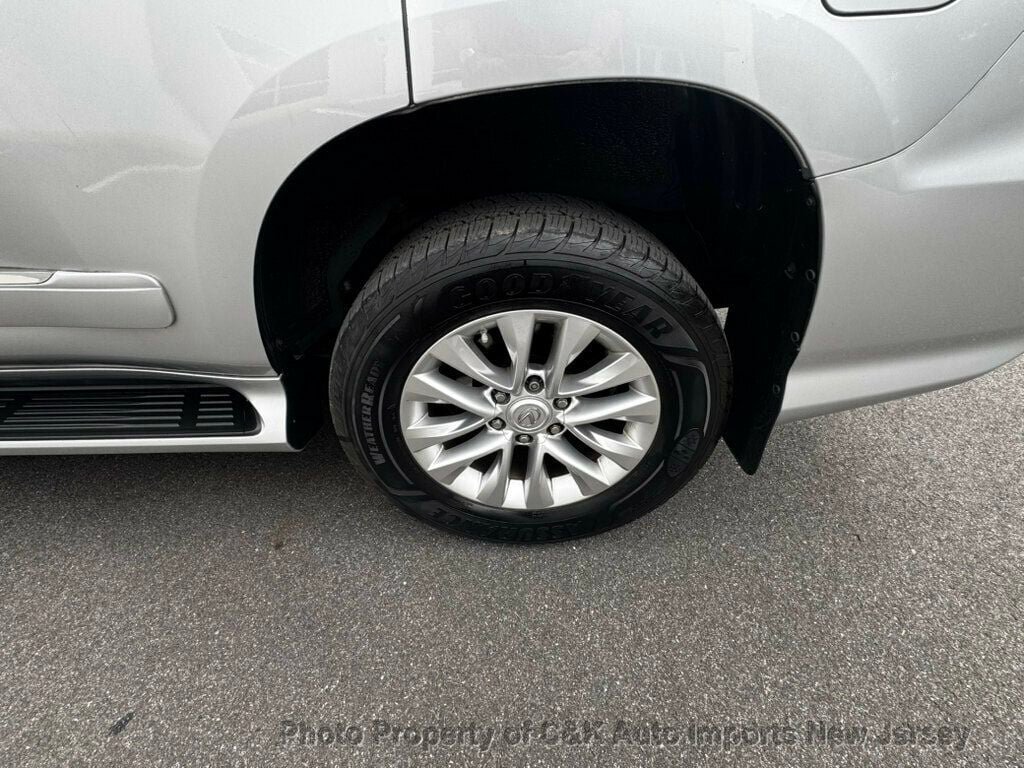 Used 2019 Lexus GX 460 Premium AWD/4WD image 16