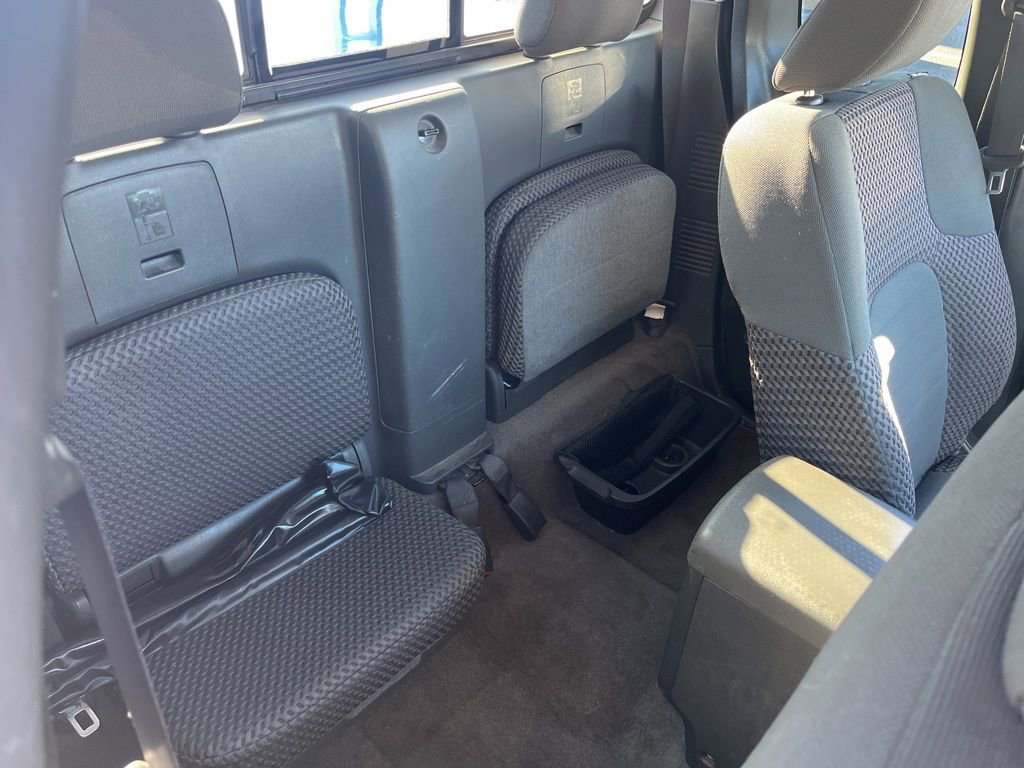 Used 2015 Nissan Frontier SV image 40