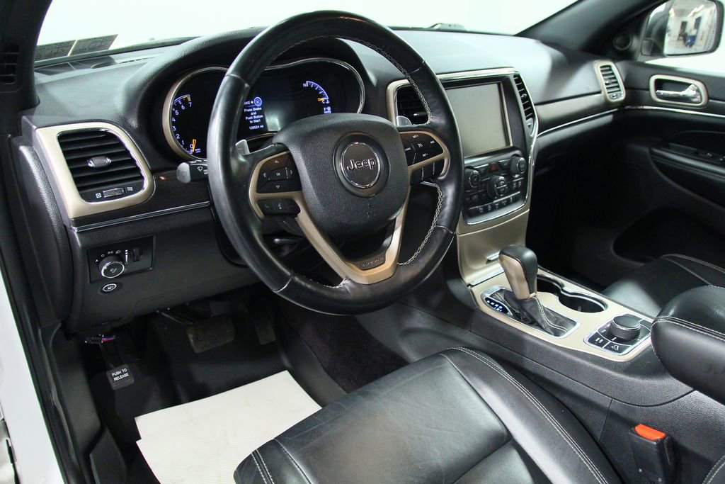 Used 2017 Jeep Grand Cherokee Limited AWD/4WD image 5