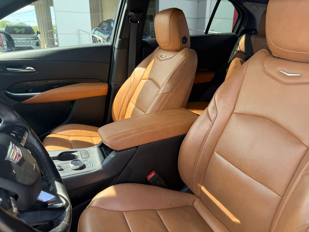 Used 2021 Cadillac XT4 Premium Luxury image 11