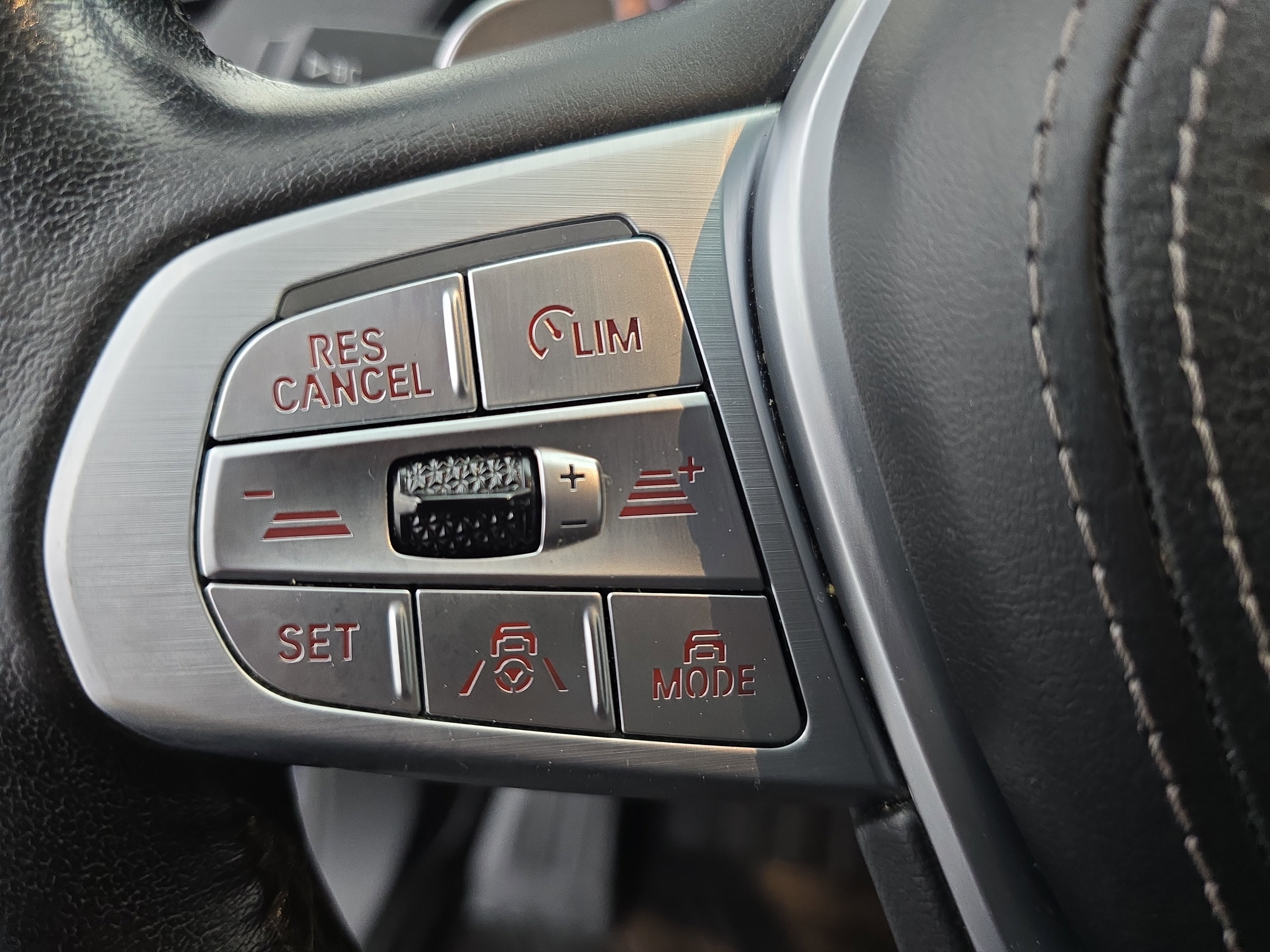 Used 2021 BMW X7 xDrive40i w/ Premium Package image 19