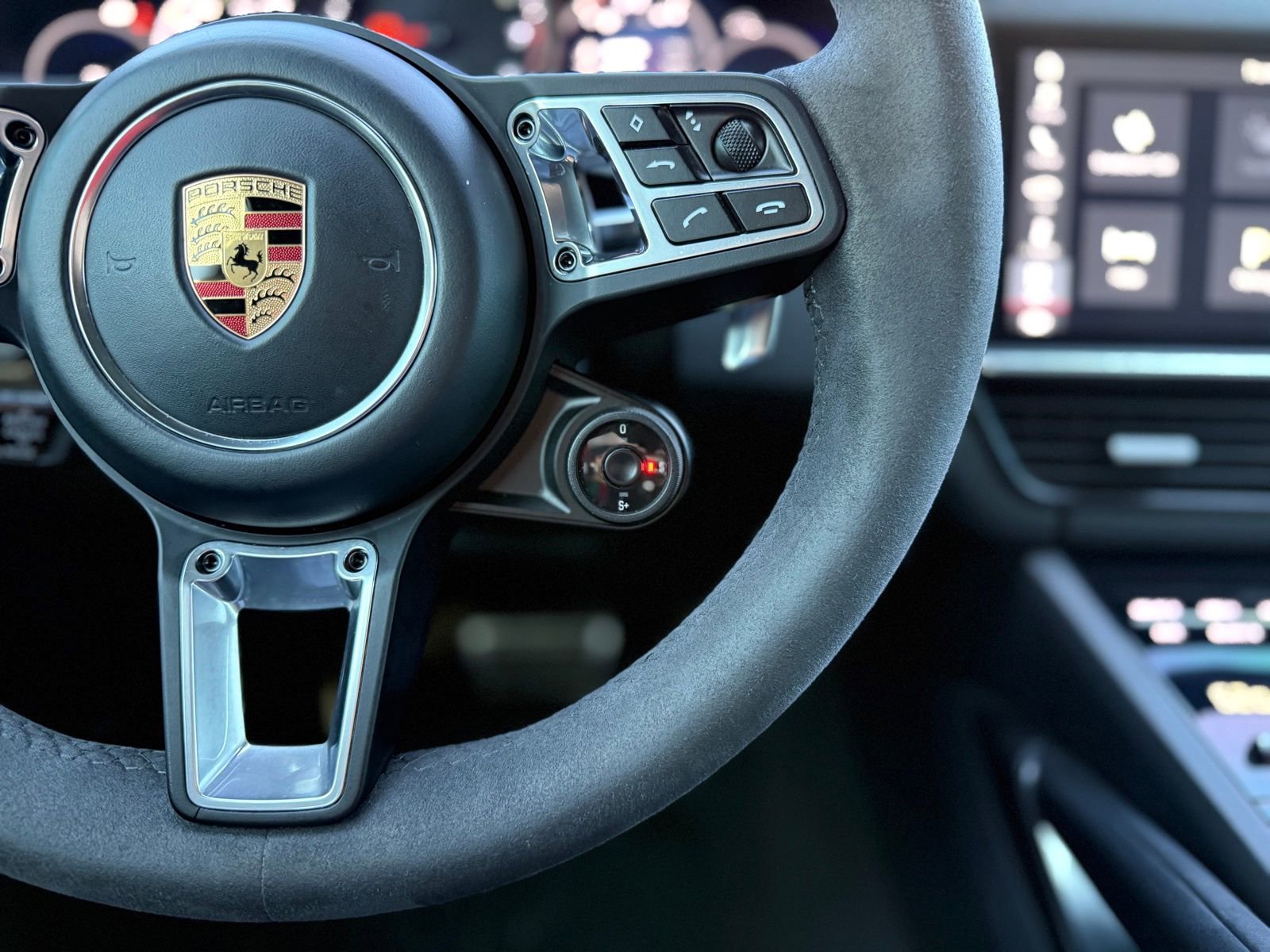 Used 2019 Porsche Cayenne Turbo image 26
