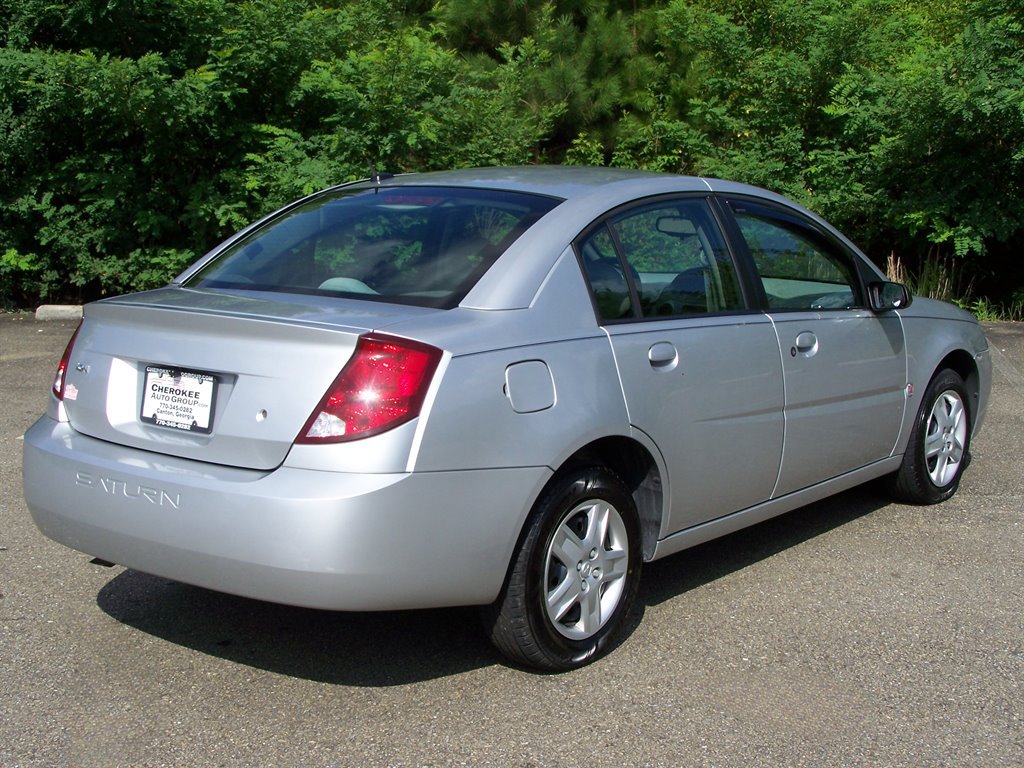 Used 2006 Saturn ION Level 2 FWD image 2