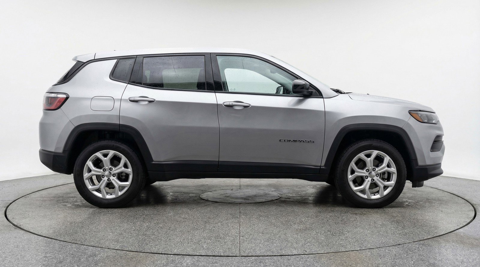 Used 2025 Jeep Compass Latitude image 11