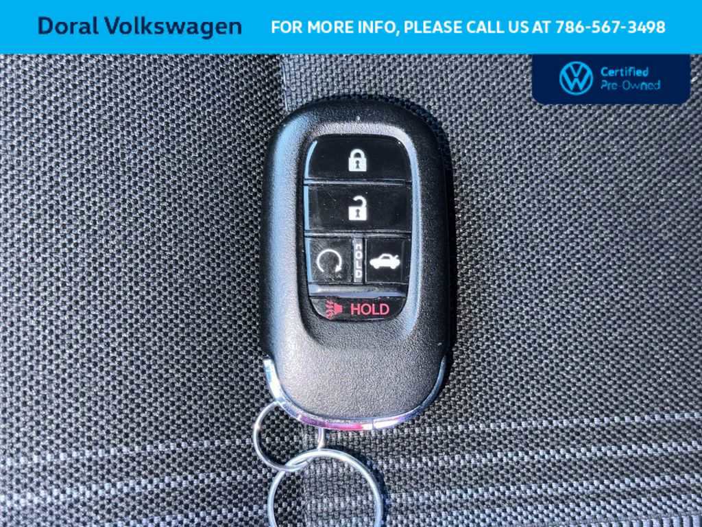 Used 2024 Honda Civic Sport image 28
