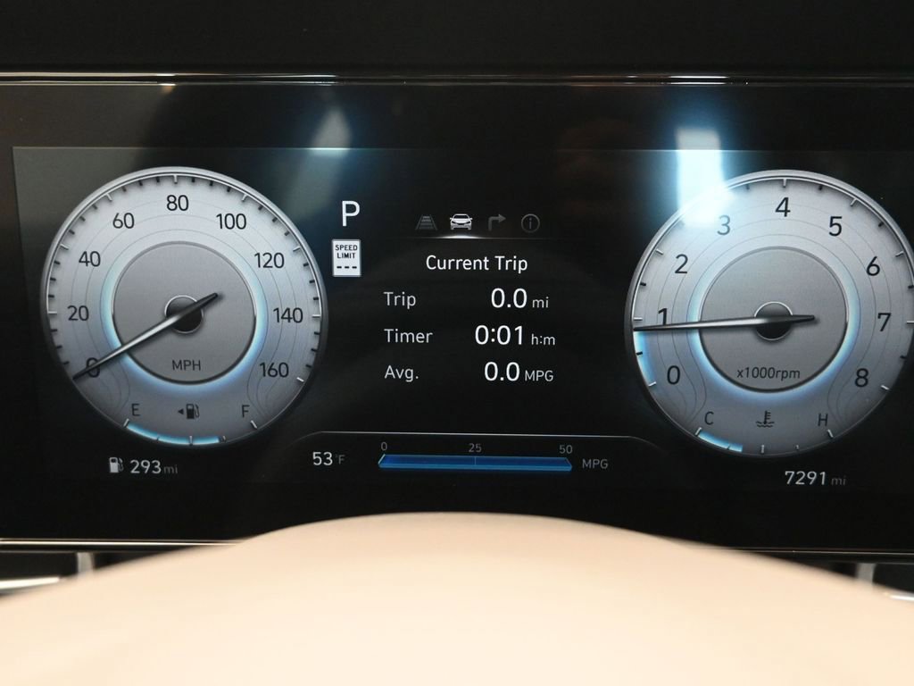 Used 2025 Hyundai Elantra SEL image 38