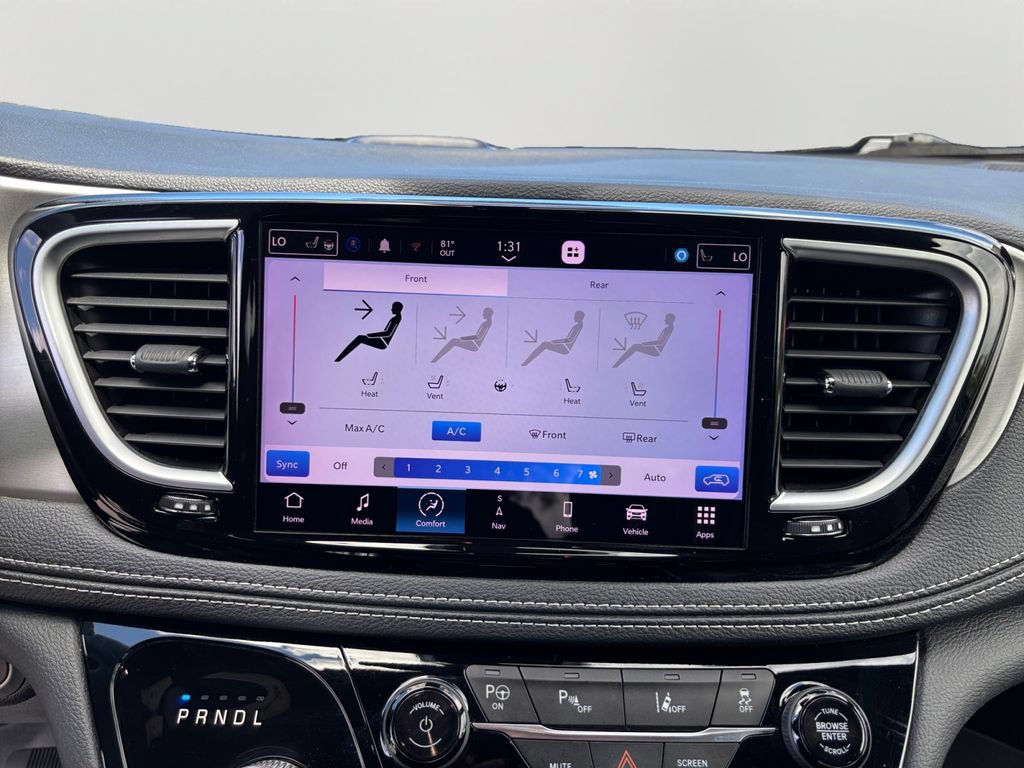 Used 2023 Chrysler Pacifica Limited w/ Uconnect Theater Family Group FWD image 22