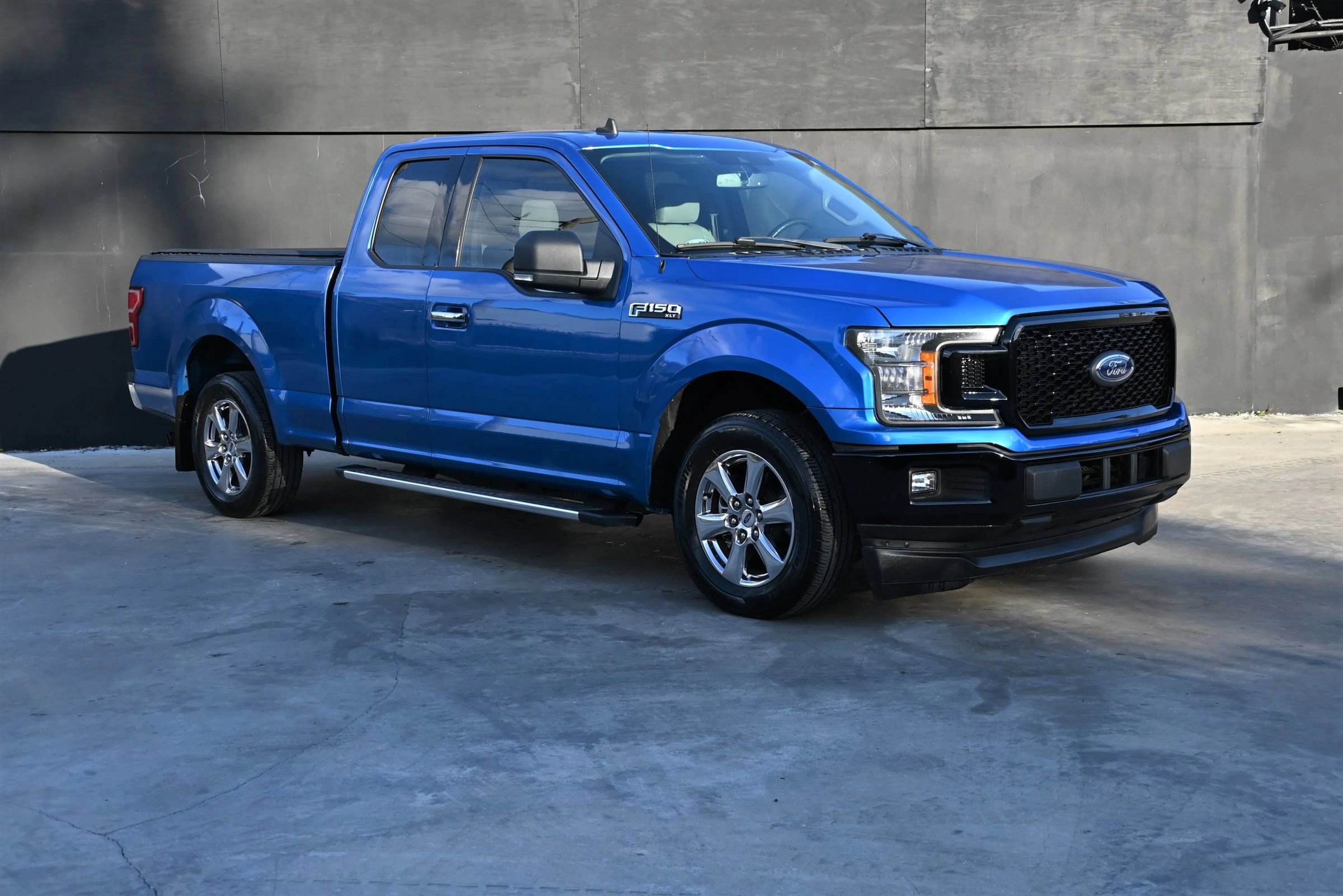 Used 2019 Ford F150 XLT w/ Equipment Group 302A Luxury RWD image 2