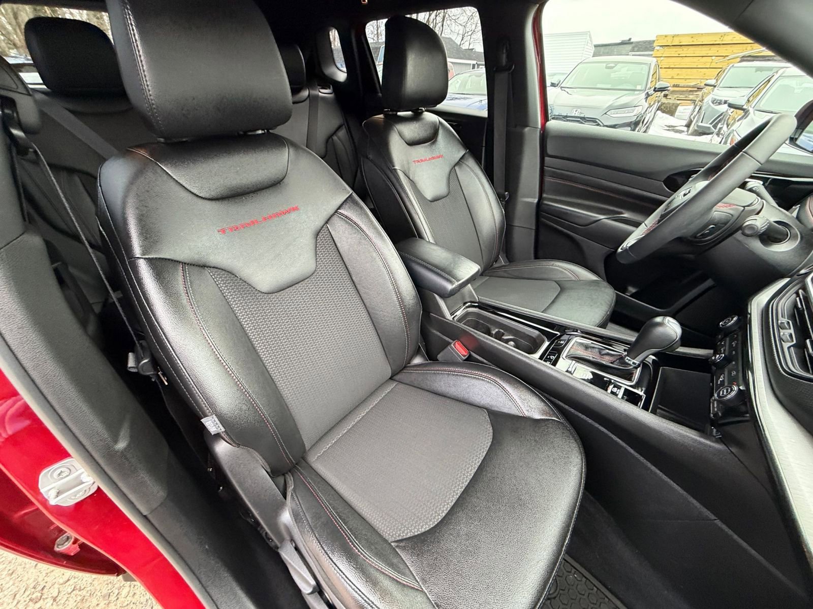 Used 2025 Jeep Compass Trailhawk image 35