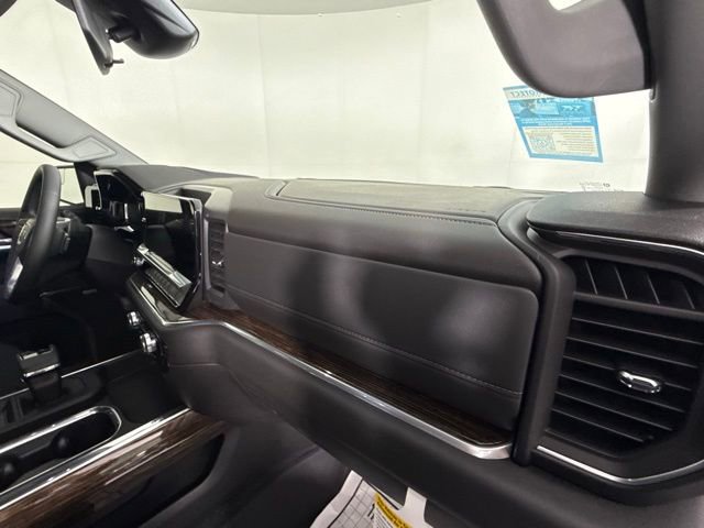 Used 2025 GMC Sierra 1500 Elevation image 32