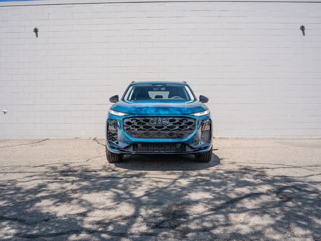 New 2026 Audi Q3 quattro 2.0T AWD/4WD image 2