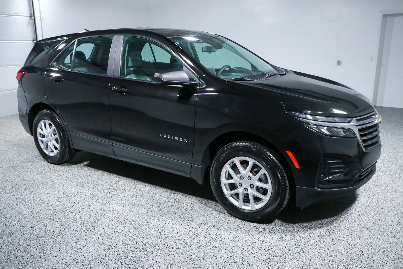 Used 2022 Chevrolet Equinox LS image 6