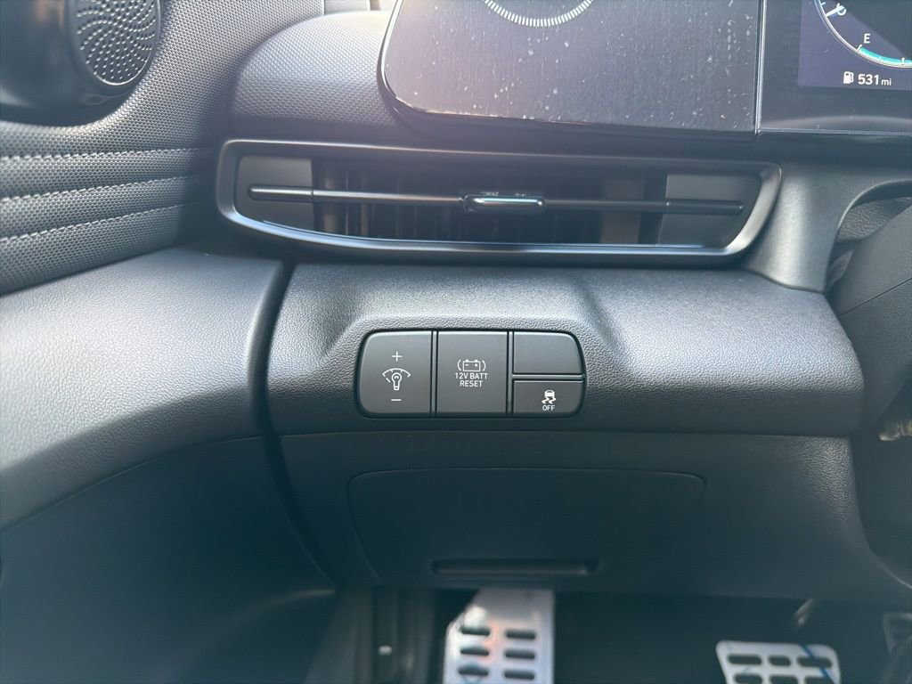 New 2026 Hyundai Elantra Sport FWD image 30