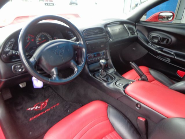 Used 2001 Chevrolet Corvette Coupe w/ Preferred Equipment Group2 image 17