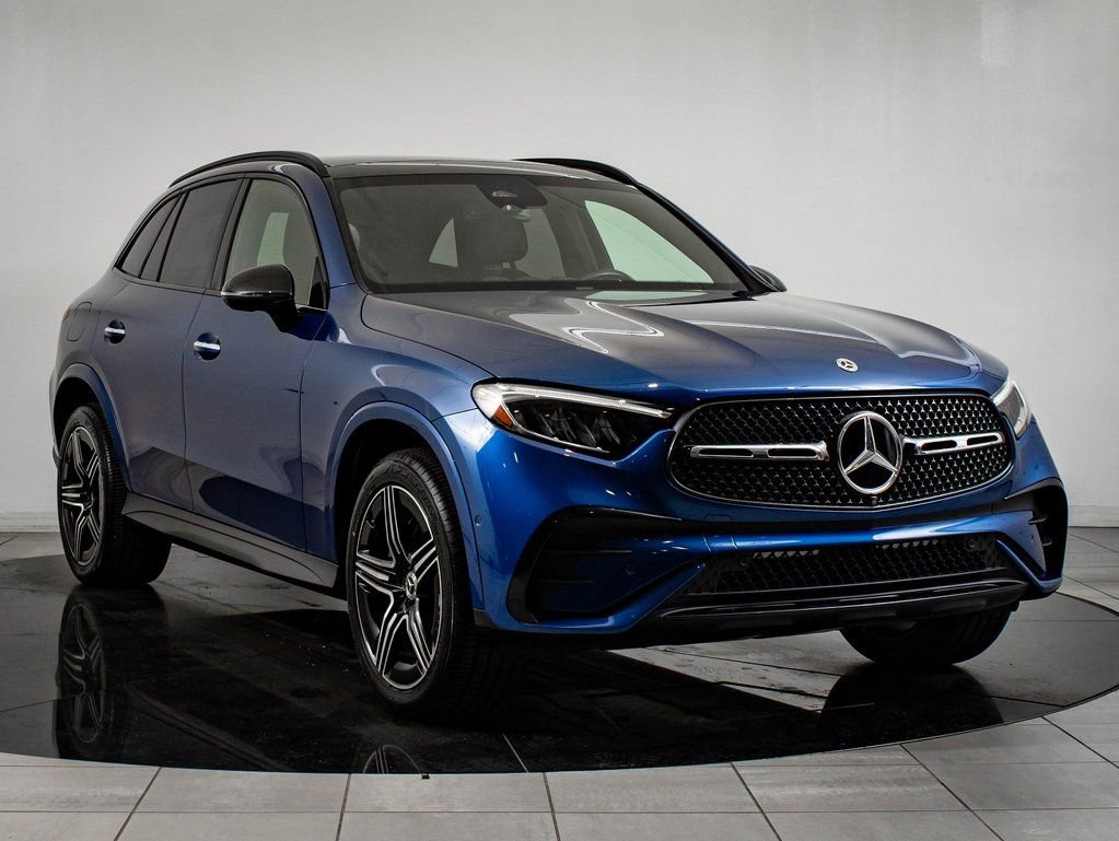 Used 2024 Mercedes-Benz GLC 300 4MATIC w/ AMG Line image 12