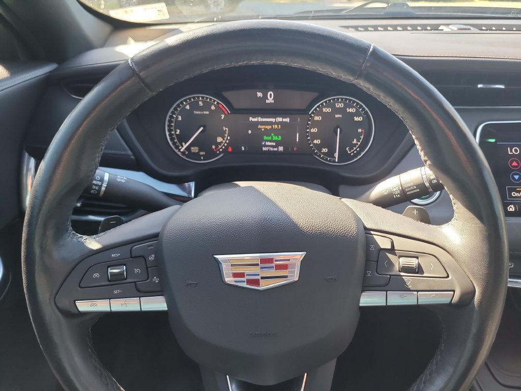 Used 2023 Cadillac XT4 Luxury w/ Cold Weather Package AWD/4WD image 28