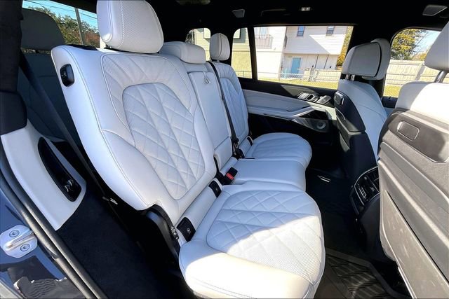 Used 2026 BMW X7 xDrive40i w/ Executive Package image 22