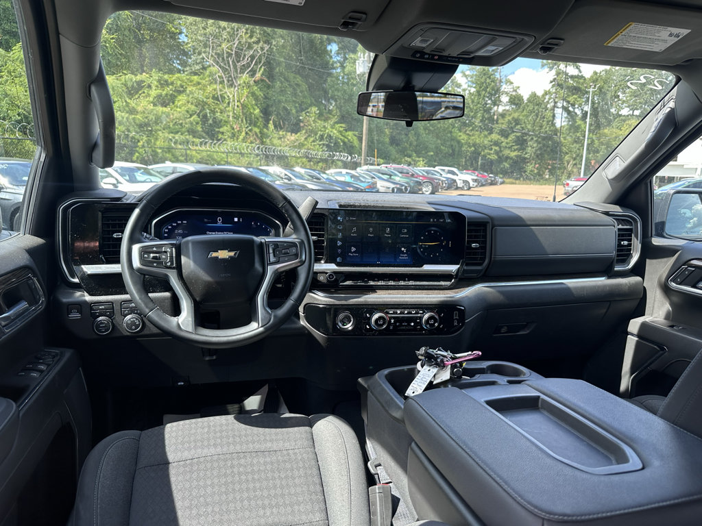 Used 2023 Chevrolet Silverado 1500 LT AWD/4WD image 10