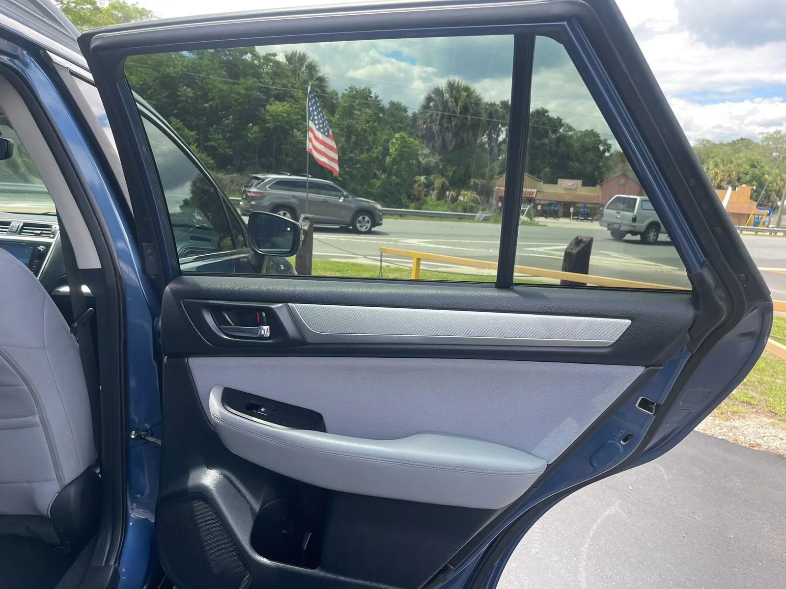 Used 2019 Subaru Outback 2.5i Premium AWD/4WD image 14