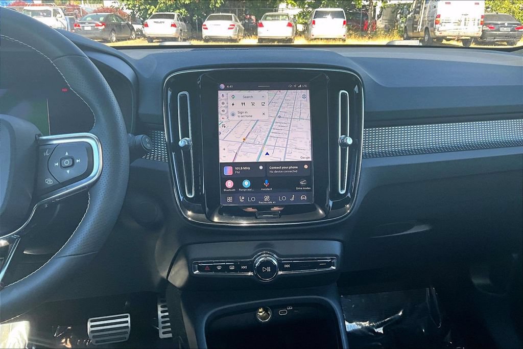 Used 2021 Volvo XC40 P8 Recharge w/ Advanced Package AWD/4WD image 8