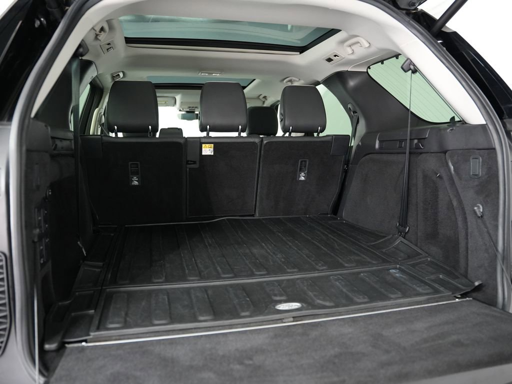 Used 2017 Land Rover Discovery HSE AWD/4WD image 37