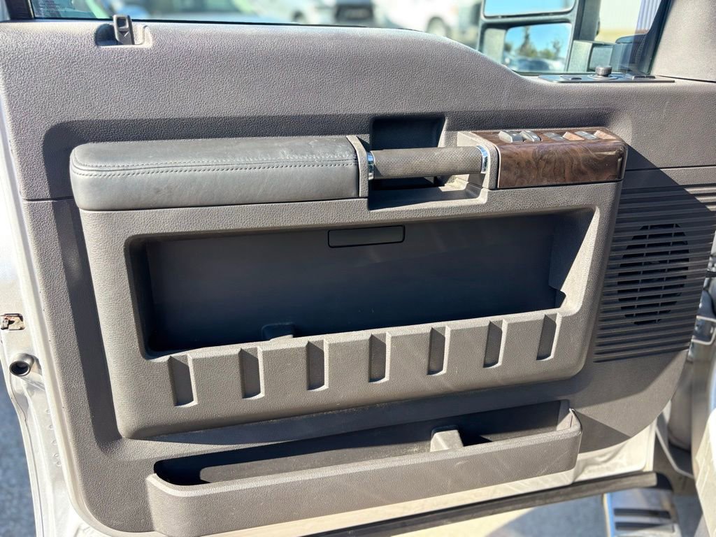 Used 2015 Ford F350 Platinum image 7