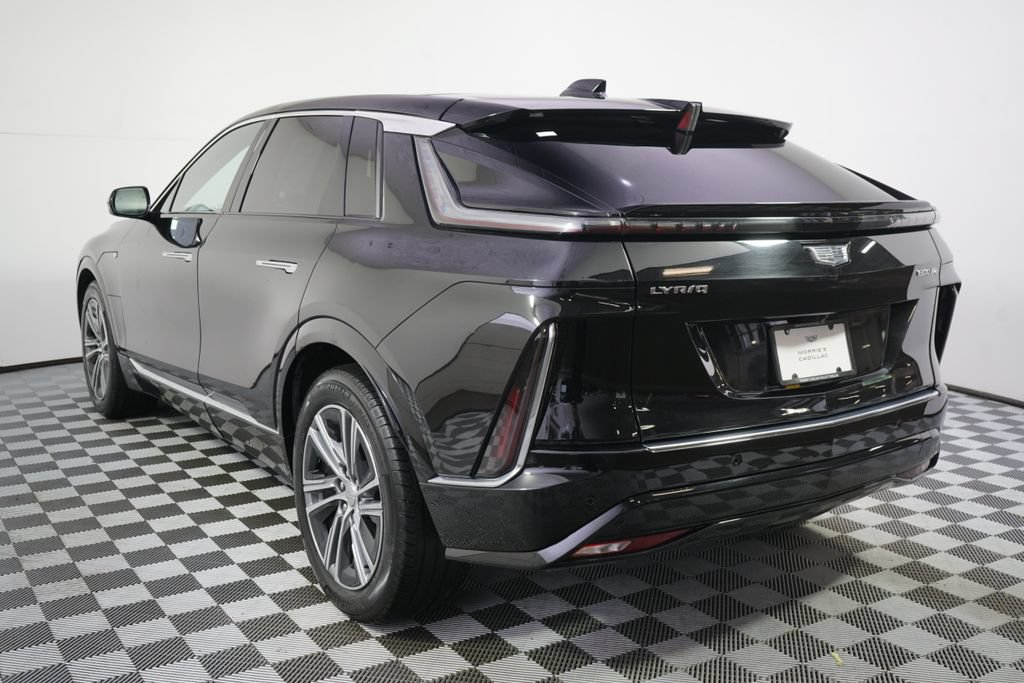 Certified 2024 Cadillac Lyriq Luxury w/ LPO, Floor Liner Package AWD/4WD image 4