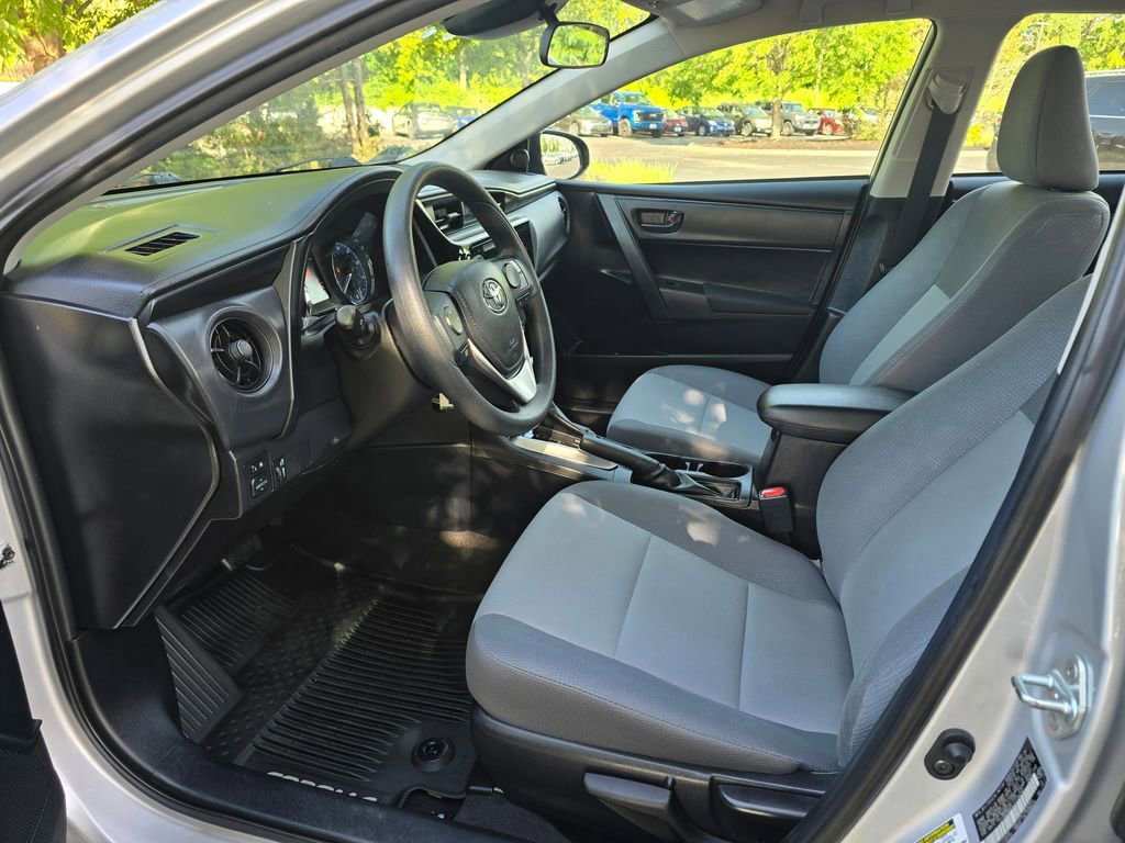 Used 2018 Toyota Corolla L FWD image 15