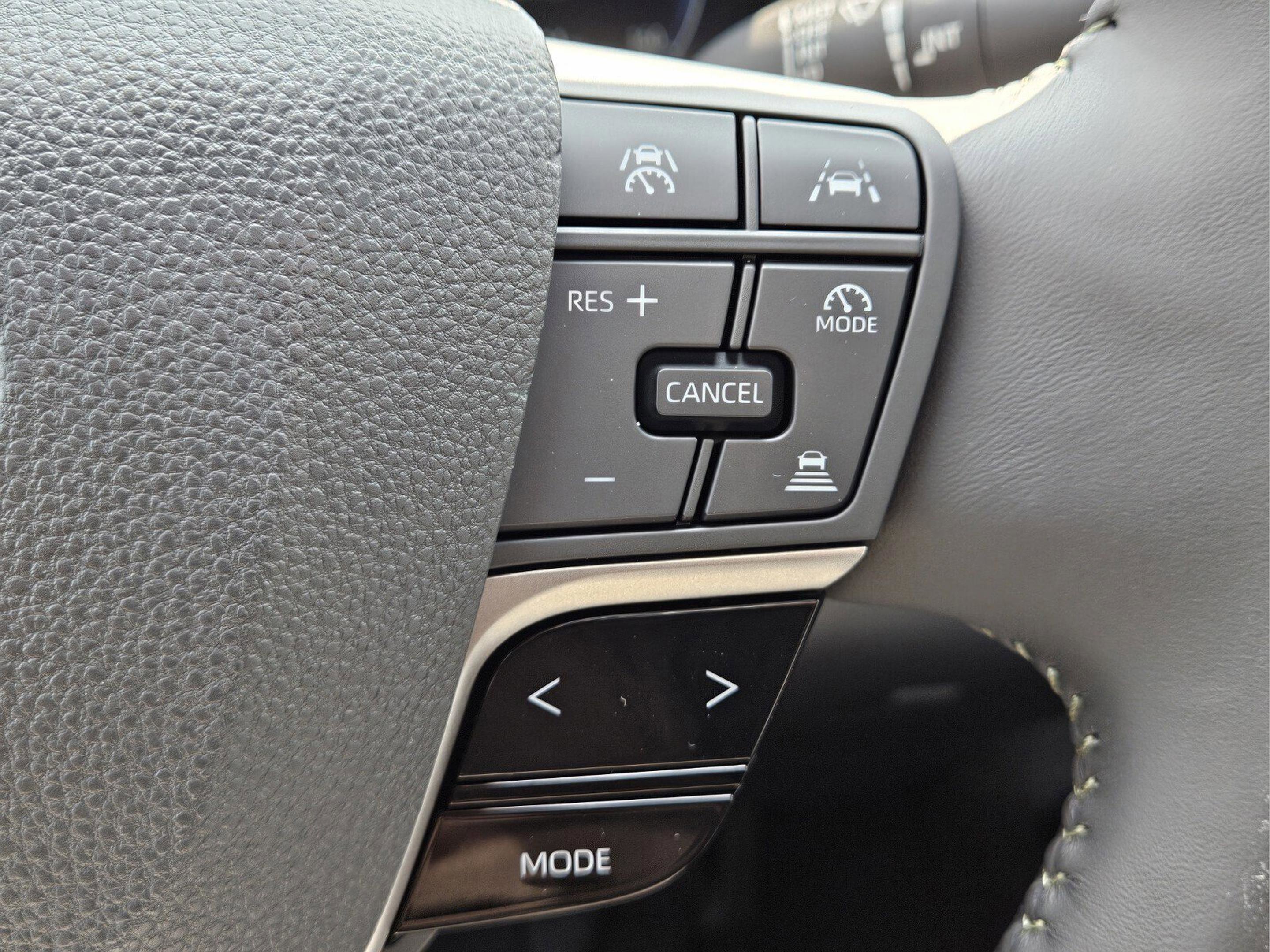 Used 2025 Toyota Camry XLE image 17