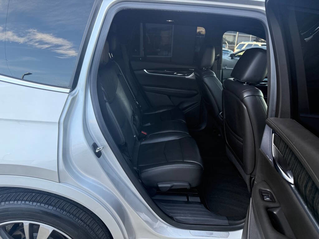 Used 2020 Cadillac XT6 Premium Luxury image 16