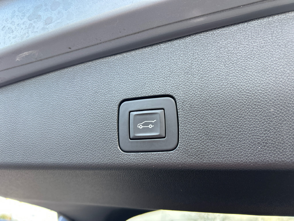 Certified 2024 Buick Encore GX Avenir w/ Avenir Convenience Package FWD image 35