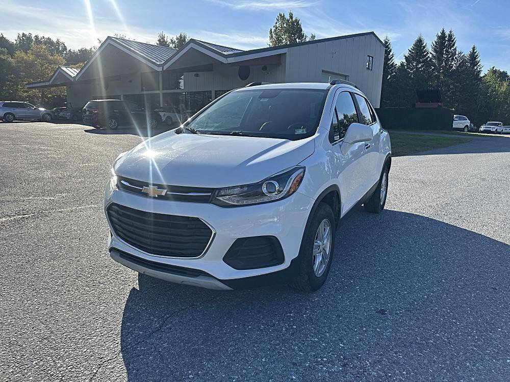 Used 2019 Chevrolet Trax LT w/ LT Convenience Package image 1