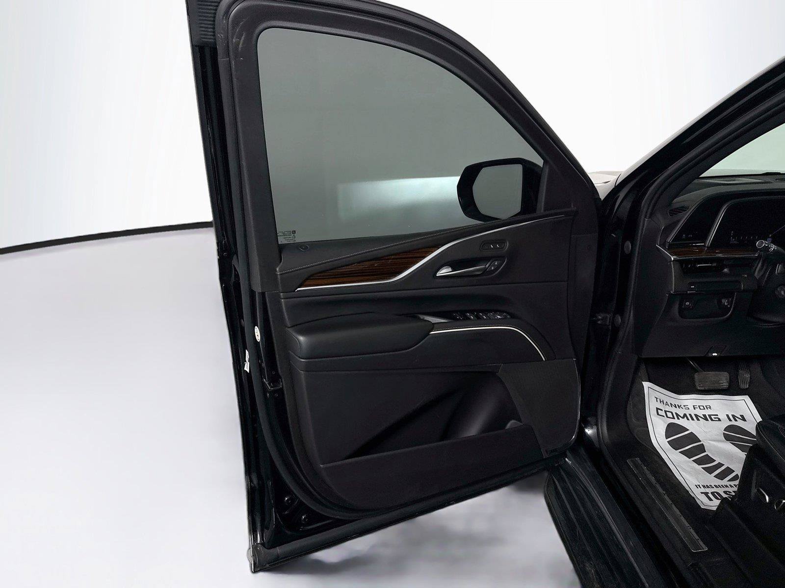 Used 2023 Cadillac Escalade Luxury RWD image 11