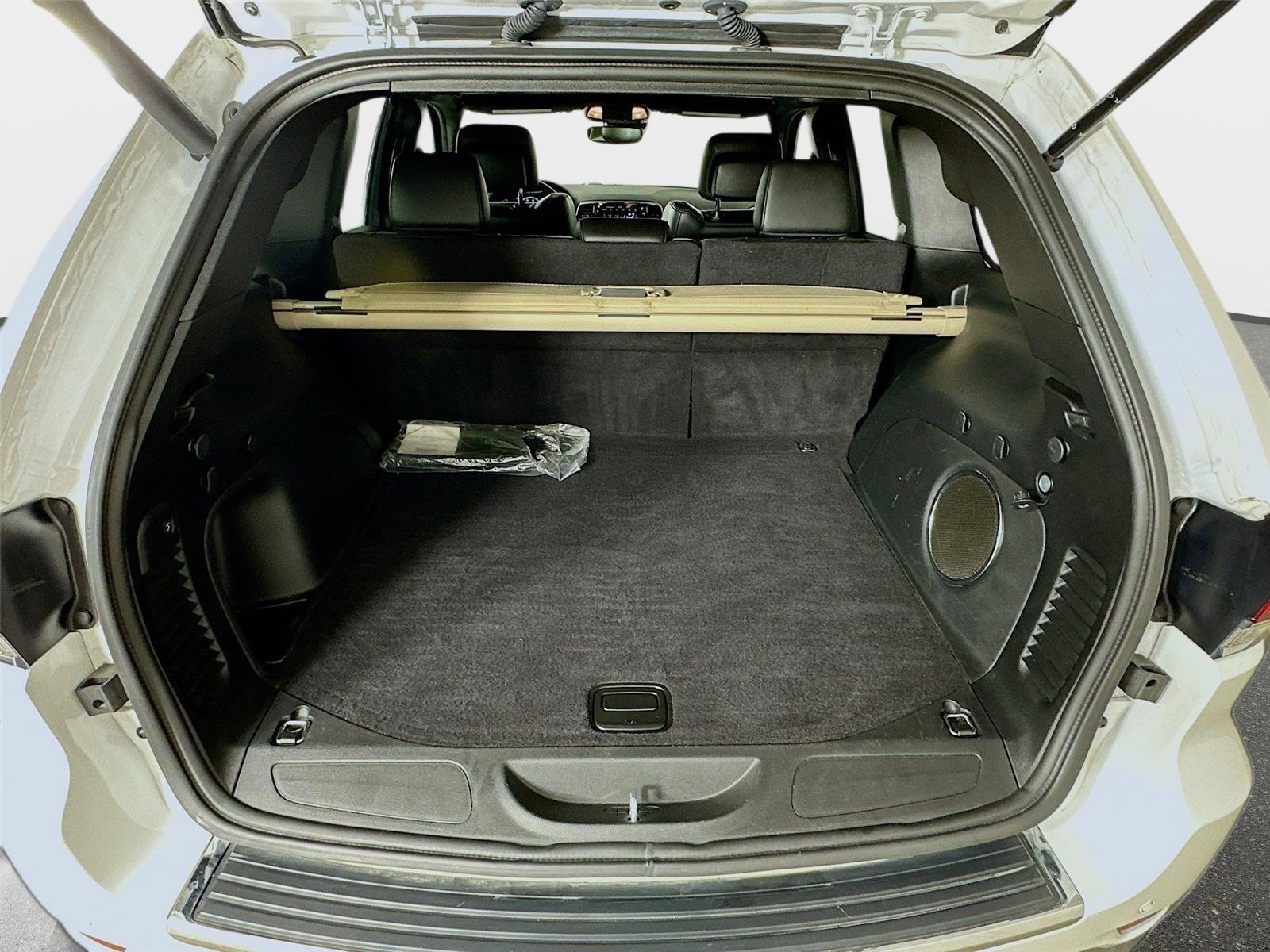 Certified 2022 Jeep Grand Cherokee Limited w/ Trailer Tow Group IV image 33