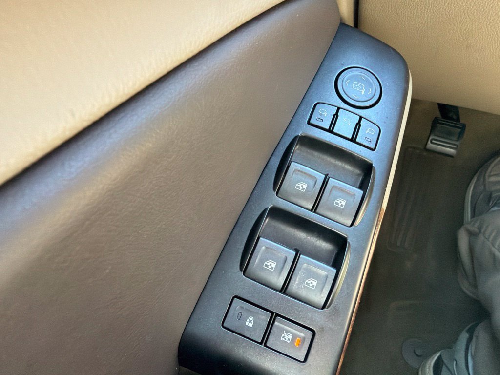 Used 2018 Chevrolet Tahoe Premier RWD image 35