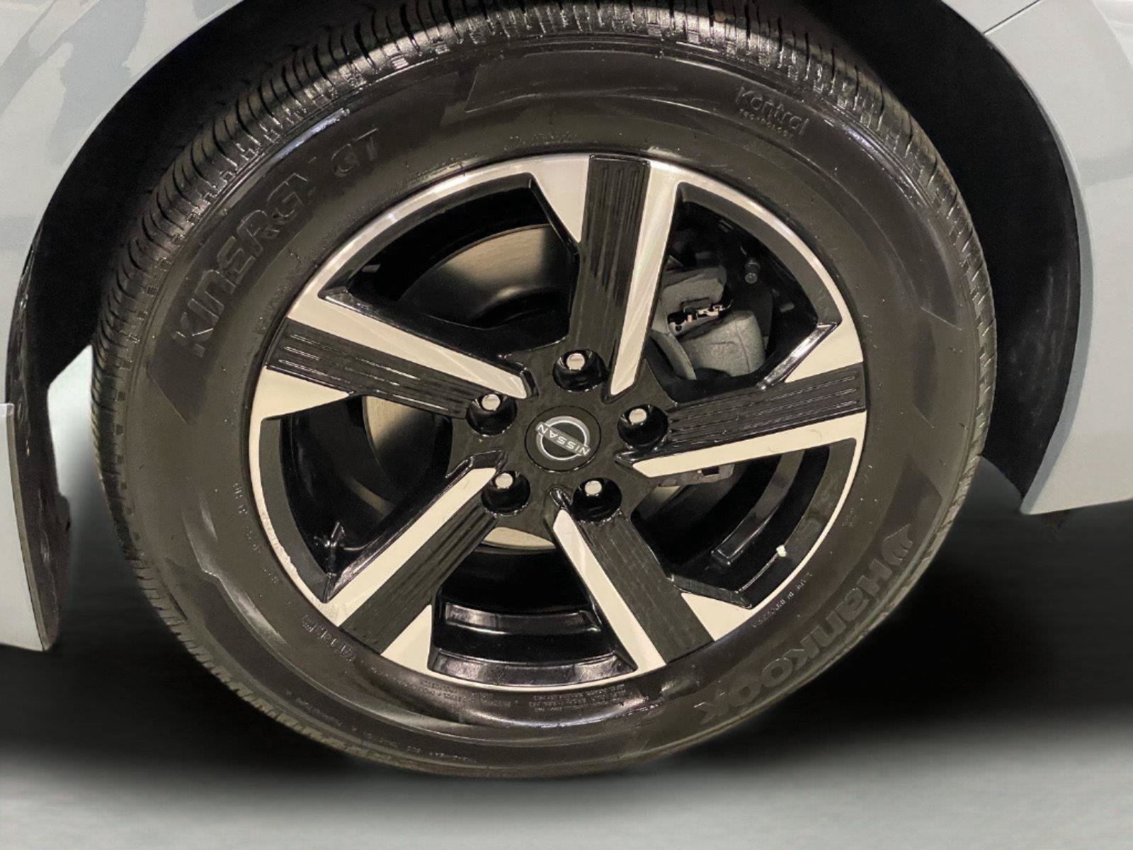 Used 2025 Nissan Sentra SV w/ All-Weather Package FWD image 12