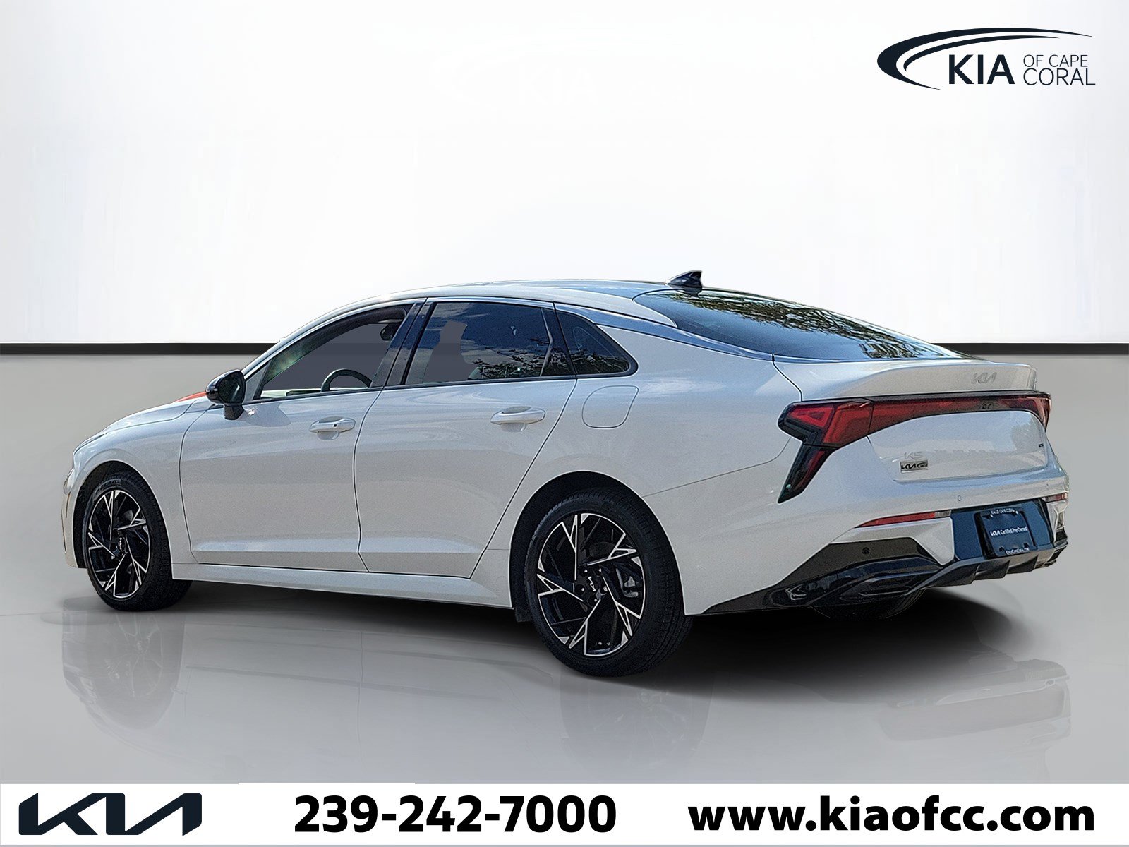 Certified 2025 Kia K5 GT-Line w/ GT-Line Premium Package FWD image 4