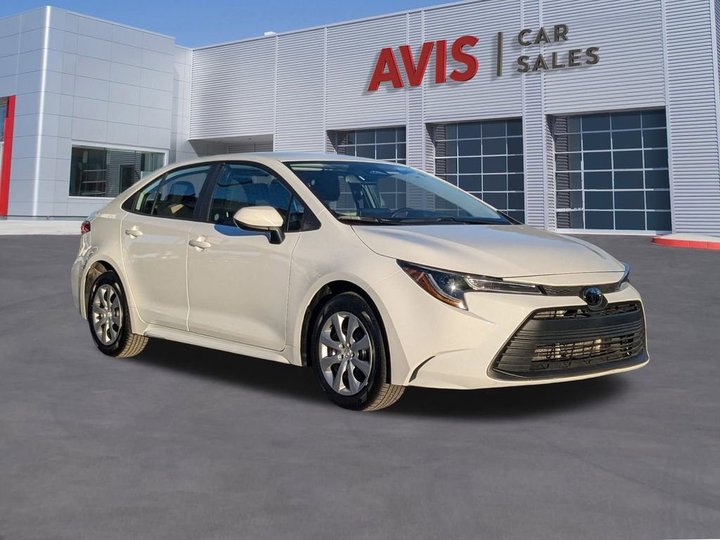 Used 2025 Toyota Corolla LE image 9